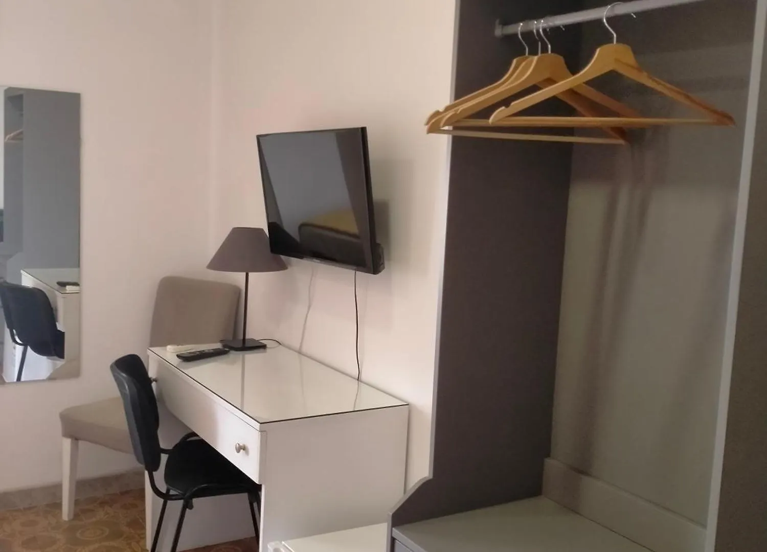 Bed & Breakfast Sicule B&B Aeroporto di Catania Fontana Rossa